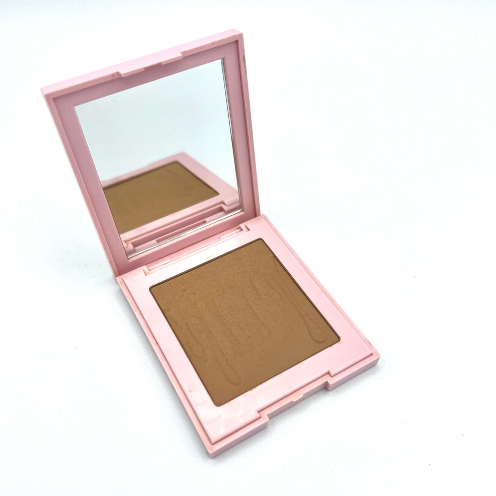 Kylie Cosmetics Toasty Pressed Bronzing Powder